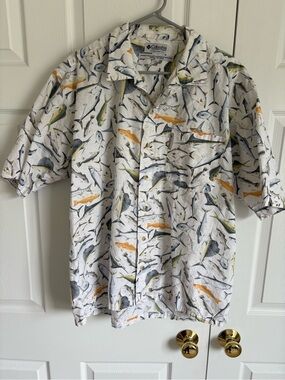 Columbia Men's White Short Sleeve Fishing Print Button-Down Shirt Large
